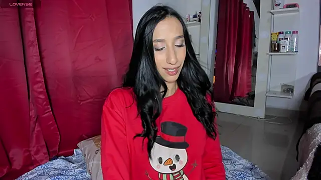 Snapshot of Carol_M8 chatting on 12/12/24, 03:21 Carol M8 online show from 12/12/24, 03:21