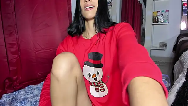 Snapshot of Carol_M8 chatting on 12/12/24, 06:25 Carol M8 online show from 12/12/24, 06:25