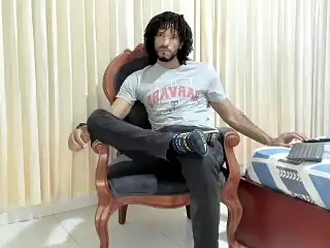 Snapshot of KarlMarley1 chatting on 02/06/25, 02:11 KarlMarley1 online show from 02/06/25, 02:11