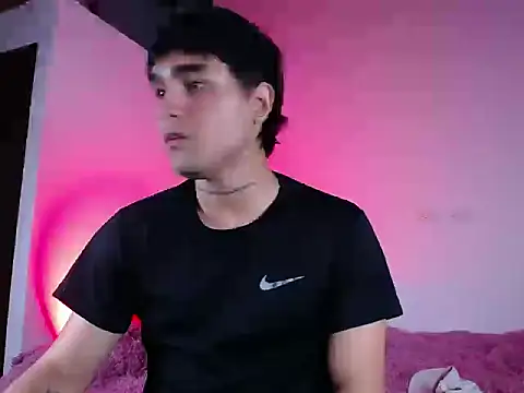 Snapshot of christianwang chatting on 10/13/25, 01:16 christianwang online show from 10/13/25, 01:16