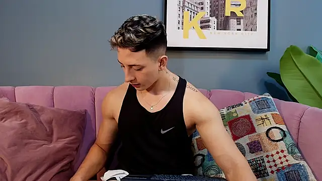 Snapshot of Zack_Miller24 chatting on 01/22/25, 02:14 Zack Miller24 online show from 01/22/25, 02:14