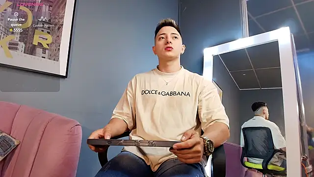 Snapshot of Zack_Miller24 chatting on 02/15/25, 02:44 Zack Miller24 online show from 02/15/25, 02:44