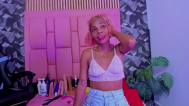 Brithanyslim online show from 12/01/25, 12:54