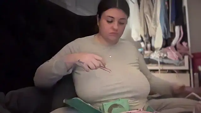 curvybabesx1 online show from 10/12/25, 02:49