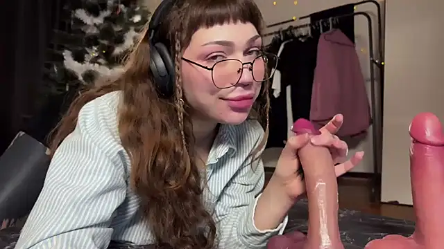 PaulaPratt online show from 12/16/24, 03:32