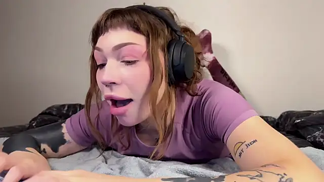 PaulaPratt online show from 12/30/24, 05:37