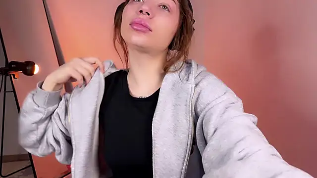 PaulaPratt online show from 02/26/25, 03:42