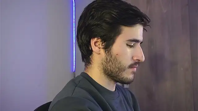 Snapshot of Tony_Wylie chatting on 12/14/24, 03:51 Tony Wylie online show from 12/14/24, 03:51