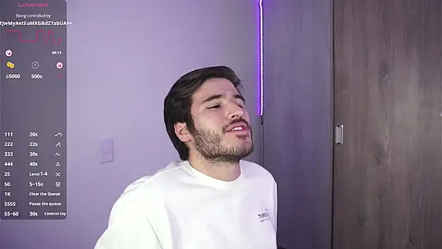 Snapshot of Tony_Wylie chatting on 12/18/24, 05:26 Tony Wylie online show from 12/18/24, 05:26