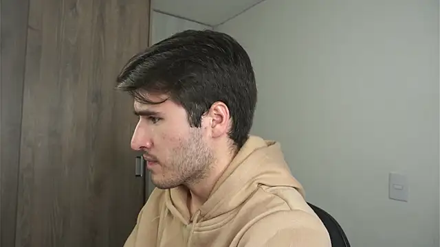 Snapshot of Tony_Wylie chatting on 02/03/25, 10:21 Tony Wylie online show from 02/03/25, 10:21