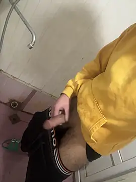 Snapshot of djtimka chatting on 03/04/26, 03:29 djtimka online show from 03/04/26, 03:29