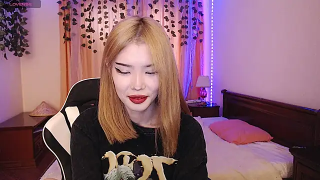 Snapshot of Velvetsky_1 chatting on 01/19/25, 11:12 Velvetsky 1 online show from 01/19/25, 11:12