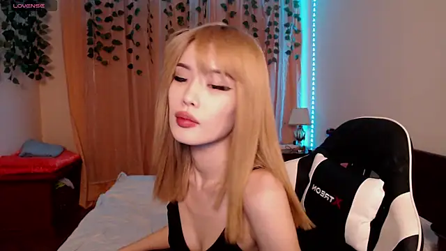 Snapshot of Velvetsky_1 chatting on 01/22/25, 05:38 Velvetsky 1 online show from 01/22/25, 05:38