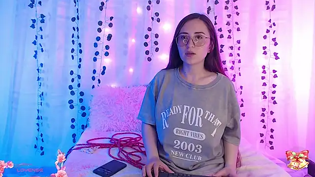 centaurigirl online show from 12/30/24, 01:04