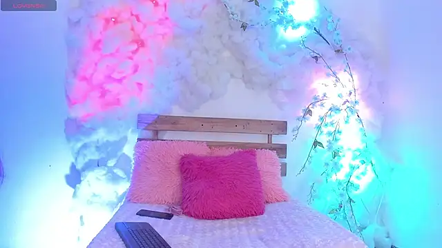 centaurigirl online show from 02/04/25, 02:17