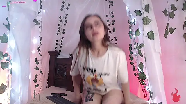 centaurigirl online show from 03/01/25, 02:15