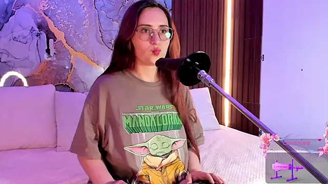 centaurigirl online show from 09/15/25, 03:28