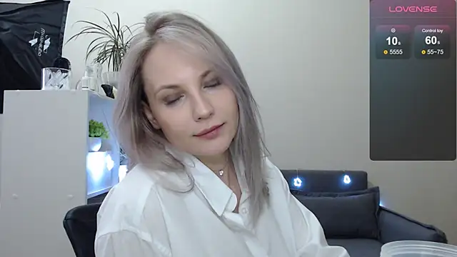 Sunny bunny6 online show from 12/18/24, 08:53