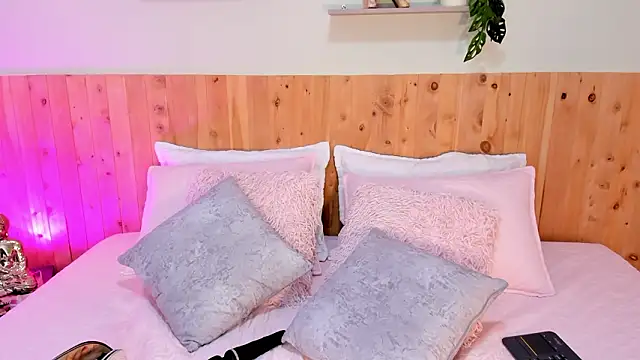 Emilyh  online show from 01/16/26, 07:40