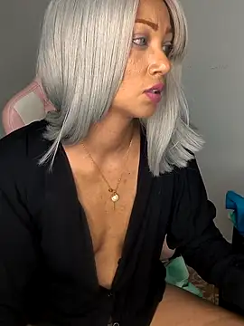 Snapshot of Amaliu_ chatting on 05/08/26, 06:35 Amaliu online show from 05/08/26, 06:35