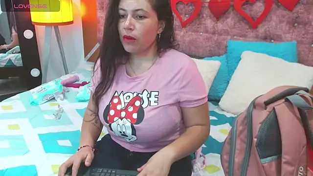 Snapshot of vennuss_89 chatting on 02/25/25, 11:30 vennuss 89 online show from 02/25/25, 11:30