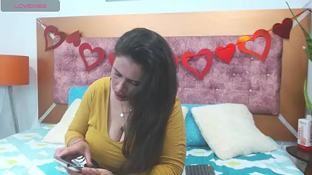 Snapshot of vennuss_89 chatting on 02/26/25, 12:27 vennuss 89 online show from 02/26/25, 12:27