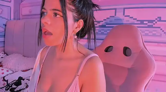  18alice online show from 02/09/25, 01:44