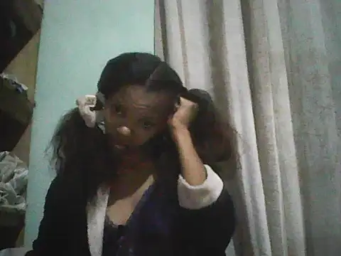 Snapshot of Antsoalie chatting on 09/18/25, 06:26 Antsoalie online show from 09/18/25, 06:26