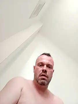 Snapshot of mikaaaaase chatting on 04/21/26, 06:41 mikaaaaase online show from 04/21/26, 06:41