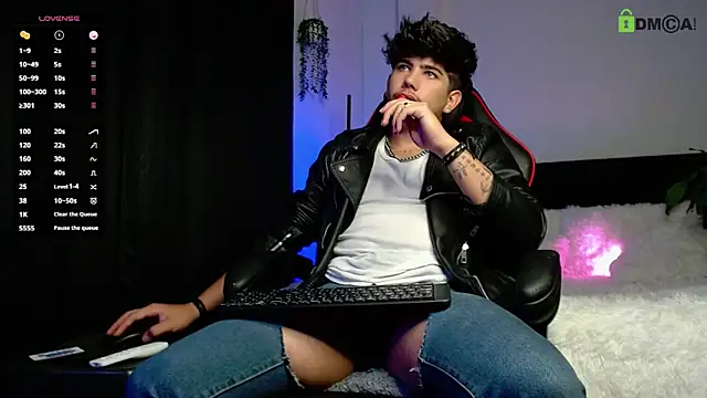 Snapshot of LyleBennett_ chatting on 09/13/25, 12:49 LyleBennett online show from 09/13/25, 12:49