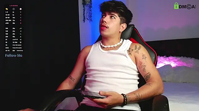 Snapshot of LyleBennett_ chatting on 09/19/25, 12:17 LyleBennett online show from 09/19/25, 12:17