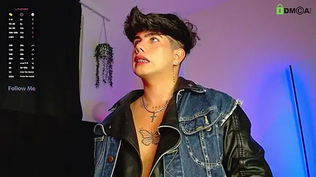 Snapshot of LyleBennett_ chatting on 10/17/25, 12:41 LyleBennett online show from 10/17/25, 12:41