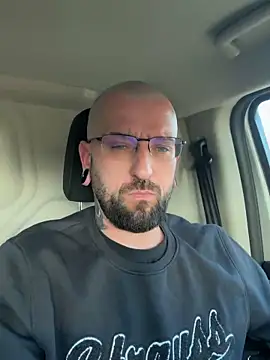 Snapshot of _Haptic_ chatting on 12/15/25, 01:26 Haptic online show from 12/15/25, 01:26