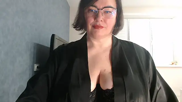 Nora Star online show from 11/15/25, 04:36