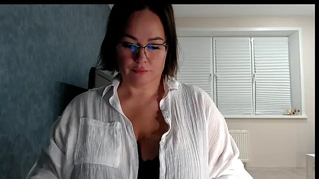 Nora Star online show from 03/22/26, 05:16