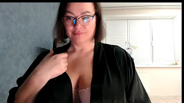 Nora Star online show from 04/13/26, 05:40