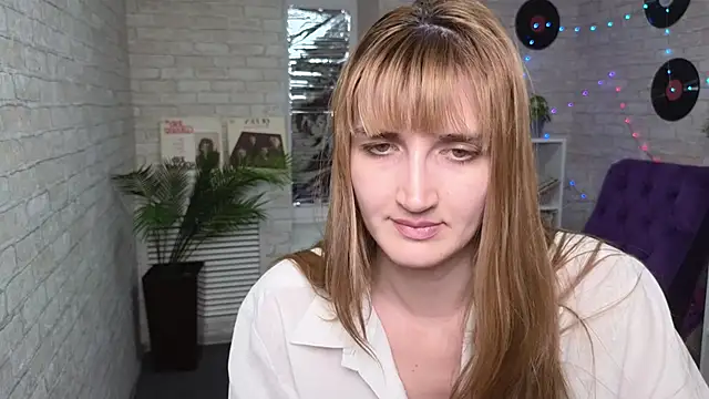 Snapshot of Nika_Kitten chatting on 02/19/25, 05:38 Nika Kitten online show from 02/19/25, 05:38