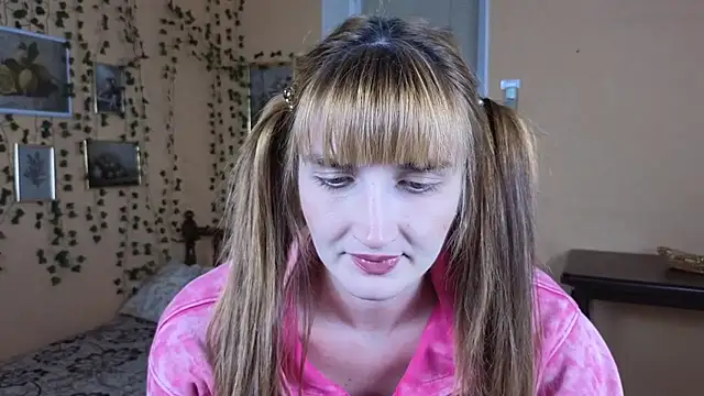 Snapshot of Nika_Kitten chatting on 02/25/25, 05:58 Nika Kitten online show from 02/25/25, 05:58