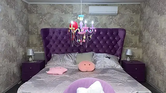 Snapshot of Nika_Kitten chatting on 03/04/25, 02:10 Nika Kitten online show from 03/04/25, 02:10