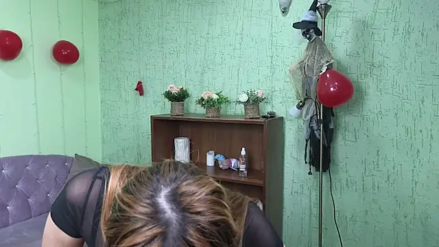 Snapshot of Nika_Kitten chatting on 03/10/25, 06:12 Nika Kitten online show from 03/10/25, 06:12