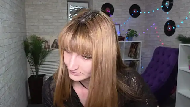 Snapshot of Nika_Kitten chatting on 03/13/25, 12:16 Nika Kitten online show from 03/13/25, 12:16