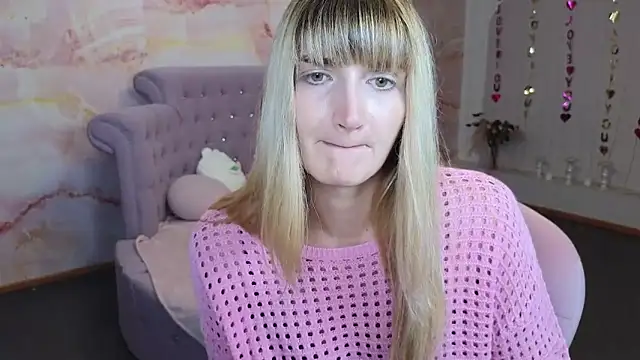 Snapshot of Nika_Kitten chatting on 09/21/25, 04:19 Nika Kitten online show from 09/21/25, 04:19