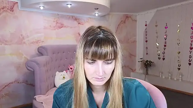 Snapshot of Nika_Kitten chatting on 10/20/25, 06:19 Nika Kitten online show from 10/20/25, 06:19