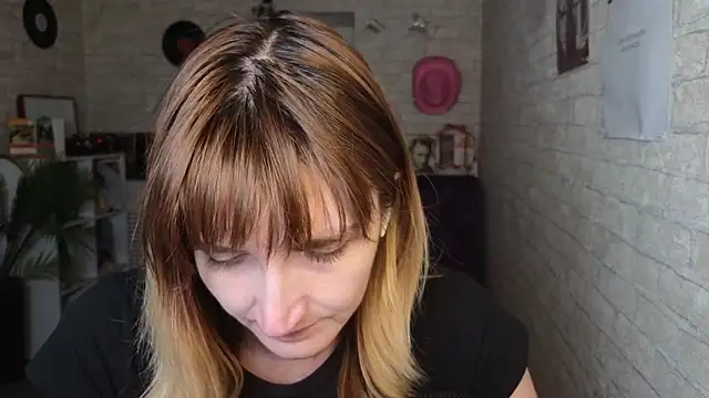 Snapshot of Nika_Kitten chatting on 04/20/26, 11:35 Nika Kitten online show from 04/20/26, 11:35