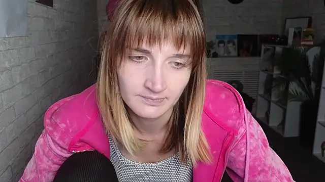 Snapshot of Nika_Kitten chatting on 04/27/26, 10:35 Nika Kitten online show from 04/27/26, 10:35