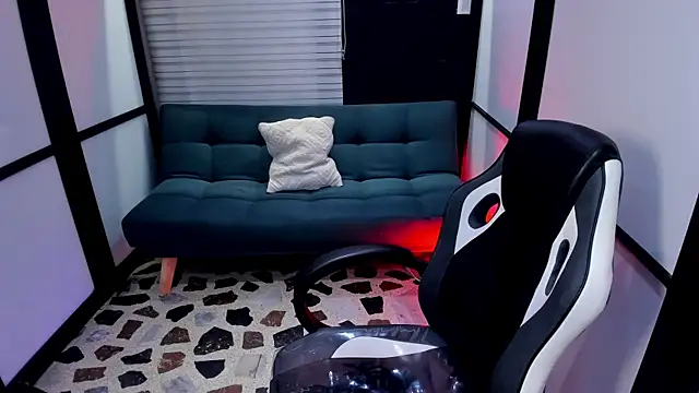 AlliceRosero online show from 09/25/25, 04:05