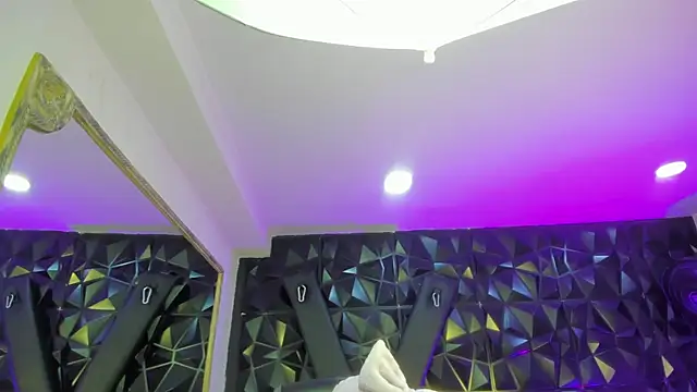 Snapshot of AlliceRosero chatting on 03/27/26, 05:02 AlliceRosero online show from 03/27/26, 05:02