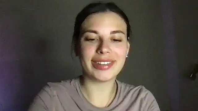 Snapshot of MoonriseGoddess chatting on 04/18/26, 07:07 MoonriseGoddess online show from 04/18/26, 07:07