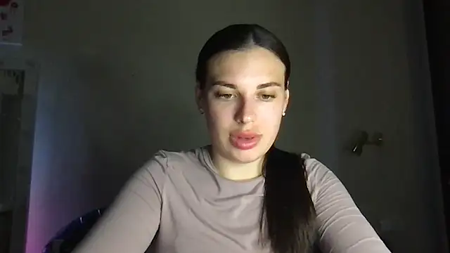 Snapshot of MoonriseGoddess chatting on 04/19/26, 06:43 MoonriseGoddess online show from 04/19/26, 06:43