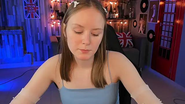 Snapshot of VivienLeeigh chatting on 12/12/24, 08:21 VivienLeeigh online show from 12/12/24, 08:21